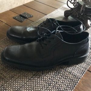 EUC men’s Claiborne blk dress shoes sz 8.5 leather